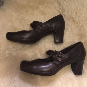 Clarks leather heels